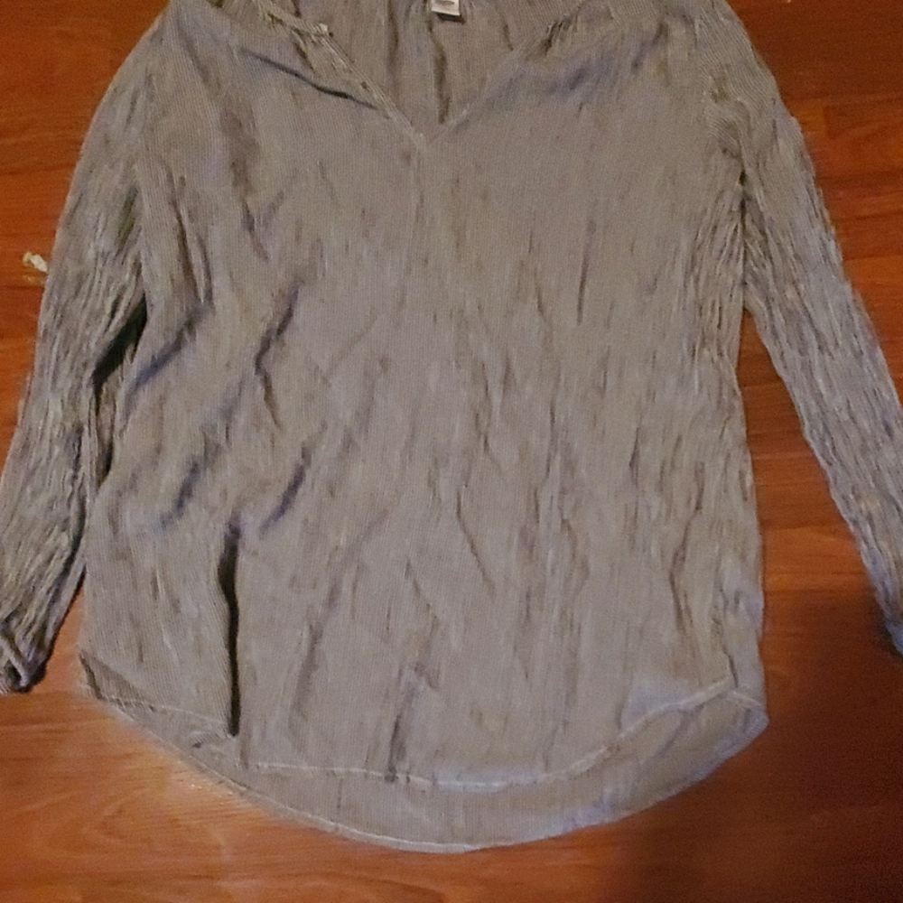 V Neck